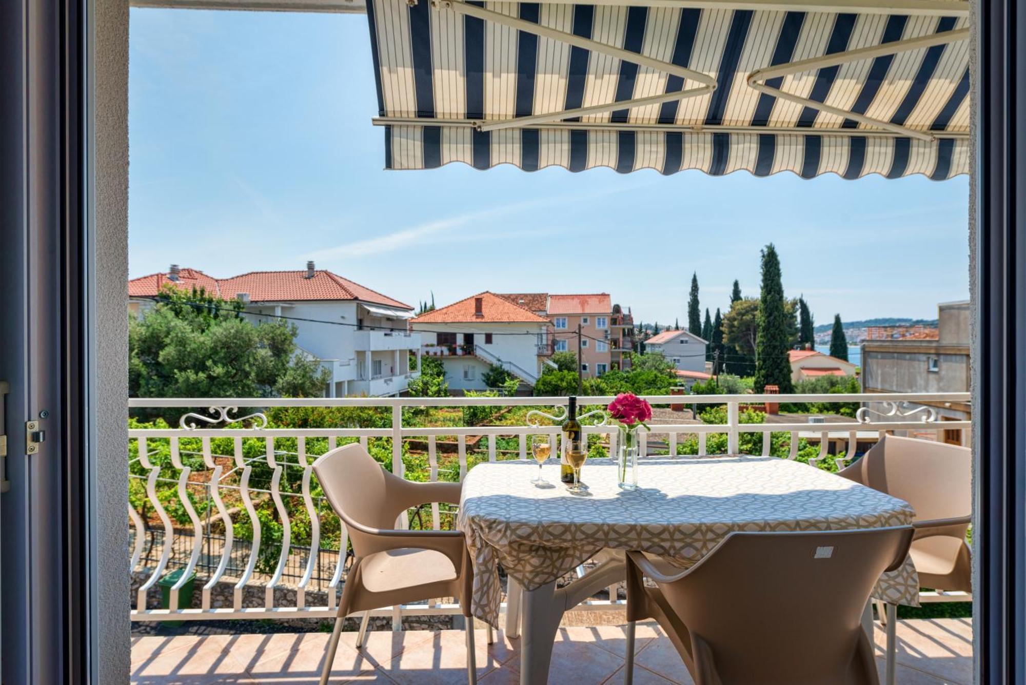 Villa Daniela Traù Esterno foto